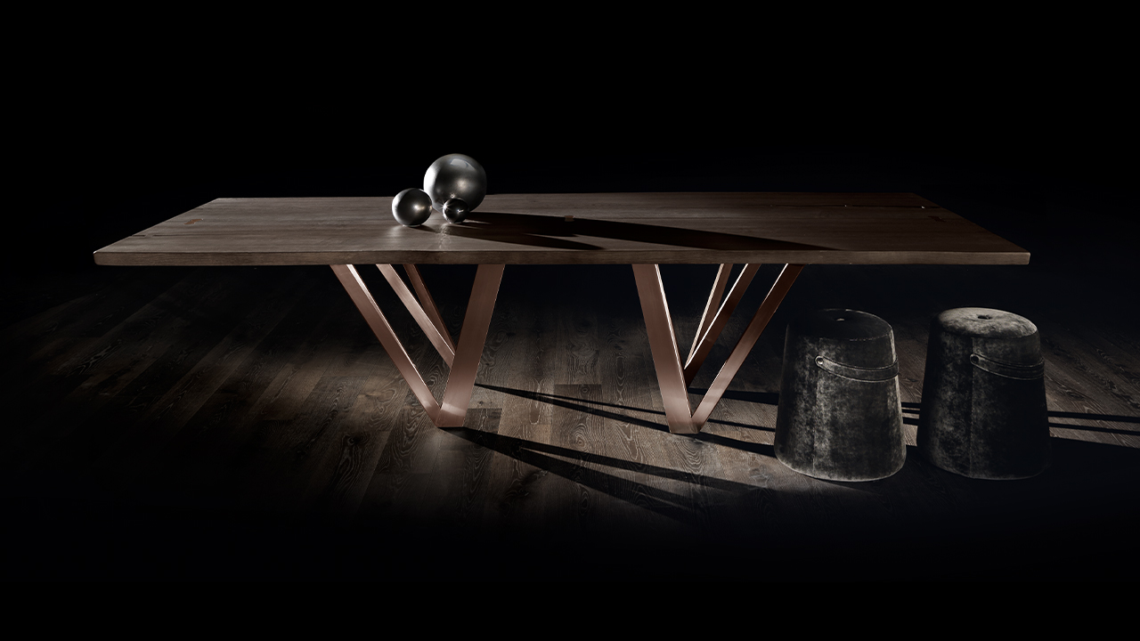 Vero Table with Prisma metal legs
