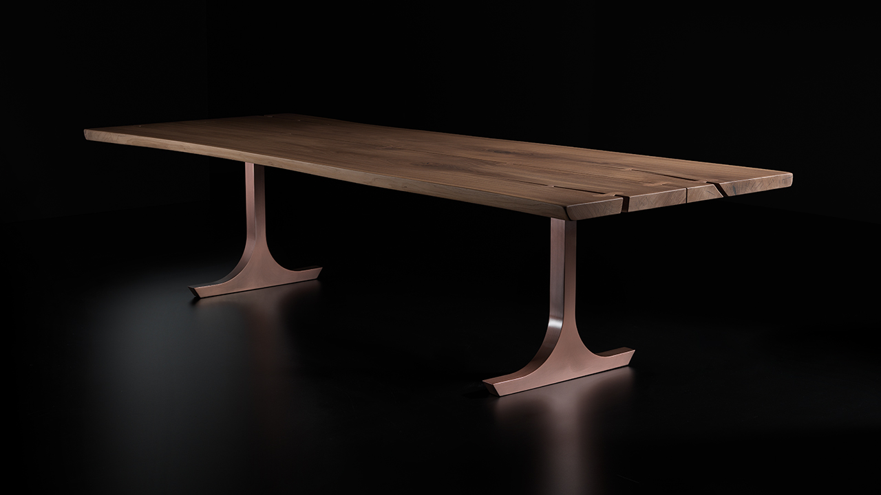 Vero Table with Slim metal legs